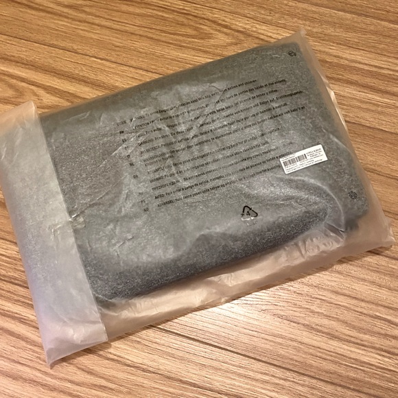 Stella &Dot Madison Clutch - Picture 5 of 6